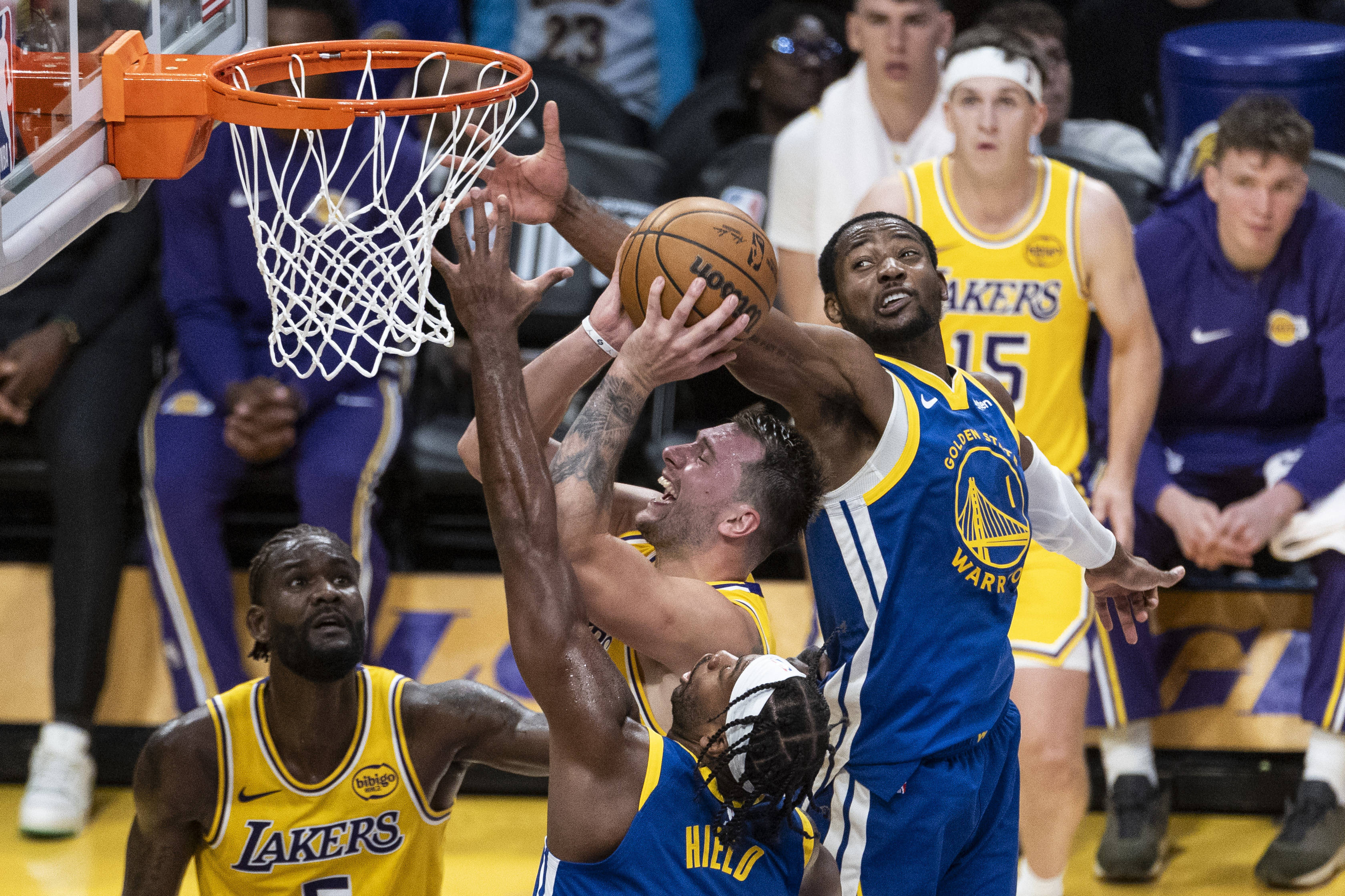 包含洛杉矶湖人今晨更衣室发声，志在NBA常规赛名次提升，信心回归，资深球员宣示担当的词条