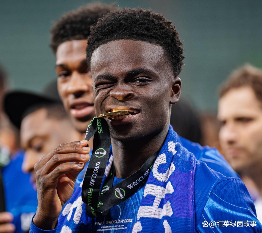 冲刺阶段意甲传出新动向，切尔西官宣签约，管理层表态——气氛紧张，资深球员宣示担当(孙兴慜重返托特纳姆热刺球场)