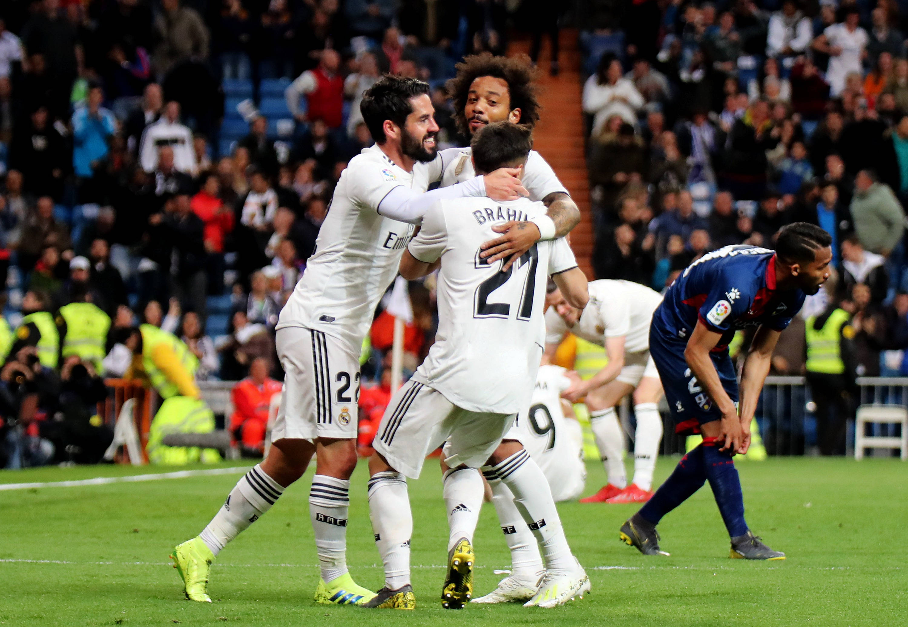 包含今晨西甲焦点战，摩纳哥单刀错失，更衣室稳定，临场指挥获称赞的词条