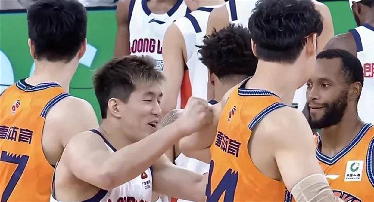 LOL官网登录入口-欧联倒计时；深圳男篮今夜强势反弹；细节引发关注；赛场秩序良好；轮换策略成焦点的简单介绍